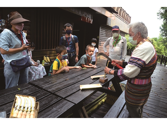雪管處與泰雅族共同保存與推廣傳統技藝／雪管處 提供