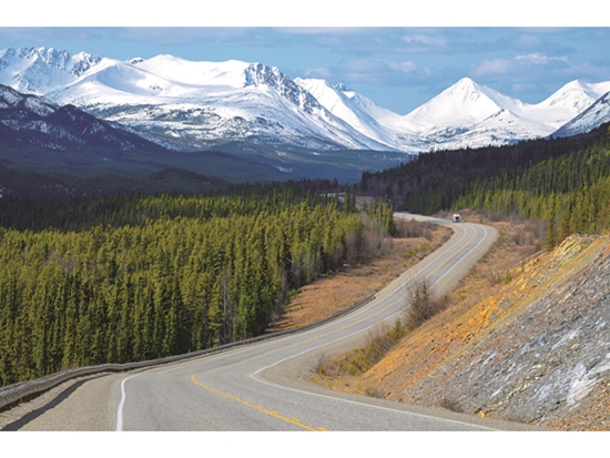 從修築到完工，阿拉斯加公路完全改變了當地原住民的生活