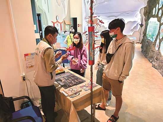 福兔來報喜~蝠彈轉盤玩起來