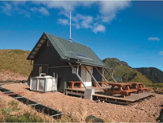 鋼骨、鋁架結構避難山屋歷久不變／雪管處 提供