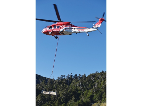 The materials required for the construction of one small mountain shelter requires dozens of trips to complete / Provided by Taroko National Park Headquarters