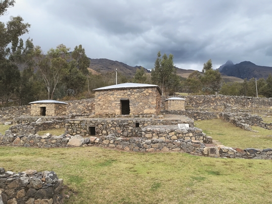 Willcahuain, an archaeological site located in Huascaran National Park./ Photo by Yhhue91(Source: https://commons.wikimedia.org/wiki/File:Sitio_arqueológico_Ichic_Willkahuaín_Huaraz,_Perú_7.jpg)