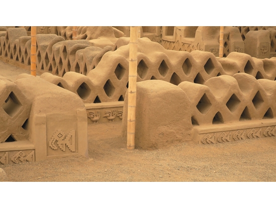 Unprecedented changes are likely to occur on archaeological sites due to the loss of soil water balance./ Photo by Wikimedia user AlisonRuthHughes(Source: https://commons.wikimedia.org/wiki/File:Chan_Chan_Archaeological_Zone-12.jpg)