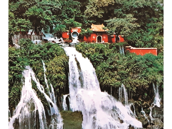 第一代長春祠，於1979 年山崩毀壞／金尚德 提供