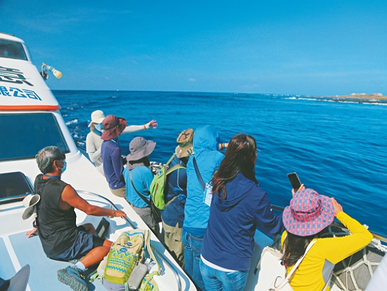 解說導覽是提升民眾保育知識、進而促進保育行動的基礎／海管處 提供