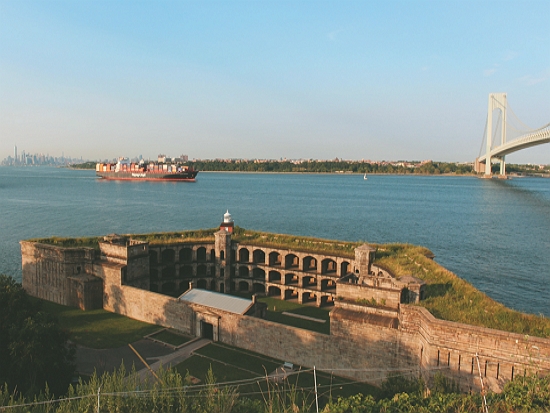 位於紐約港出海口的Battery Weed，19世紀時保護紐約免受海上襲擊／Ruhrfisch 提供