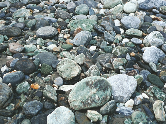 立霧溪長春祠的河床有大大小小的石頭／太魯閣國家公園管理處 提供