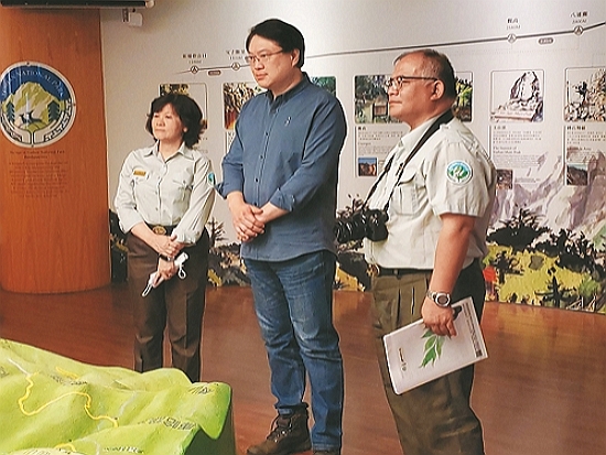 林右昌部長視察玉山國家公園管理處聽取簡報／內政部 提供
