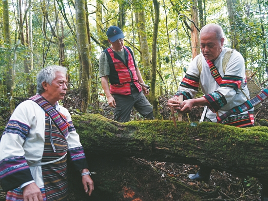 原住民文化的傳承是國家公園內動人篇章的一部分／雪管處 提供