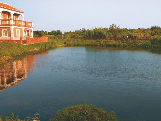 山后聚落的儲水池（人工池）／張廖年鴻 提供