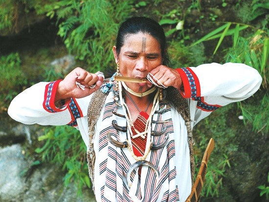 臉上的紋面代表責任和無止盡的學習／彼得洛．烏嘎 提供