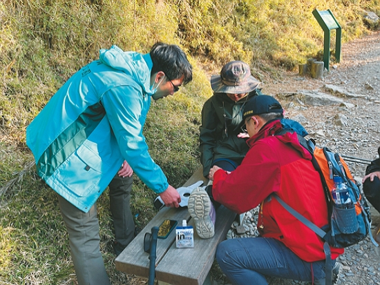 遇到超出自身能力的狀況，應盡早聯繫求援，避免勉強行動／何昌穎 提供
