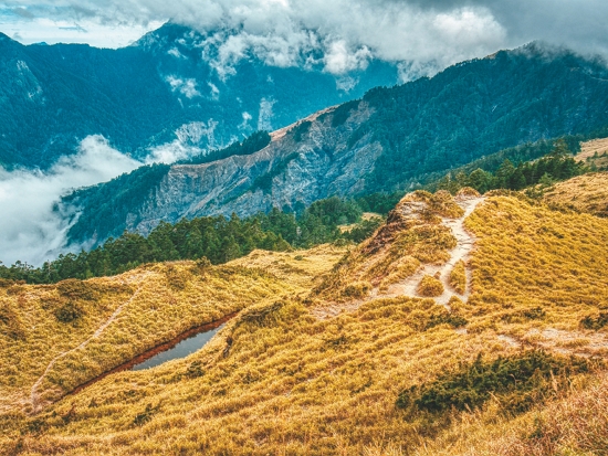 山岳承載著眾多生命／楊懷智 攝