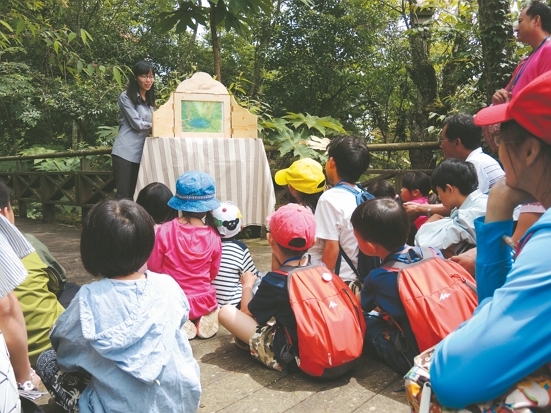 於觀霧山椒魚試驗棲地舉辦趣味紙芝居說故事活動／雪管處提供