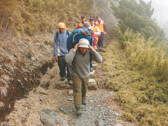 參與山域事故救援