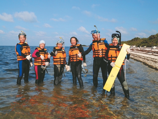 與夥伴同享浮潛之樂