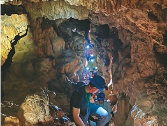 民眾參與探洞遊憩活動