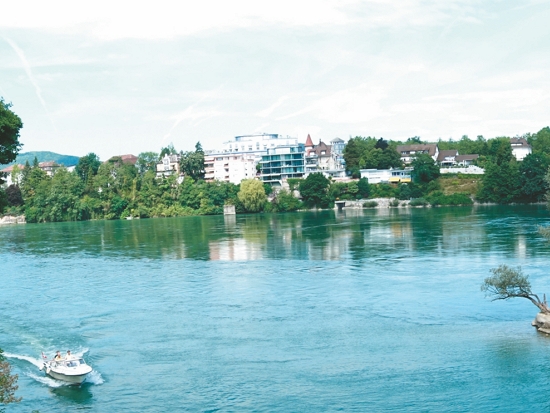 萊茵河／EinDao 提供（來源：https://commons.wikimedia.org/
wiki/File:Panorama,_Rheinfelden,_Aargau,_Rhein.jpg）