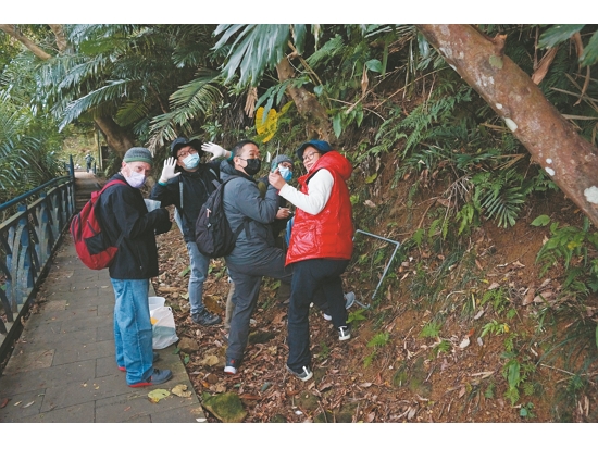 拉帕契期盼更多年輕學子加入探索垂直濕地的行列／方偉達 提供（許嘉軒 攝）