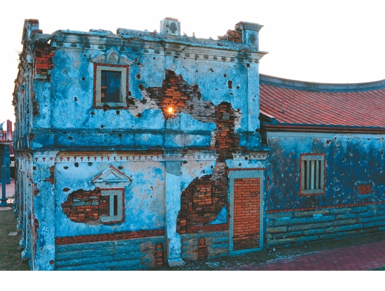 北山洋樓留下古寧頭戰役的彈孔痕跡／金管處 提供