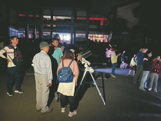 悠遊雪霸觀星趣