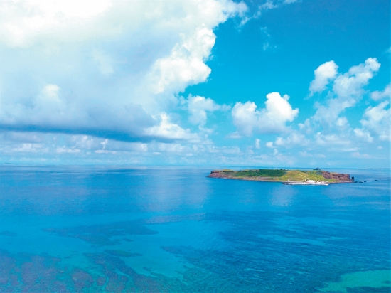 海洋的保育與研究是國內外皆加強關注的重點。（圖為從東嶼坪嶼眺望西嶼坪嶼）／徐嘉偉 攝