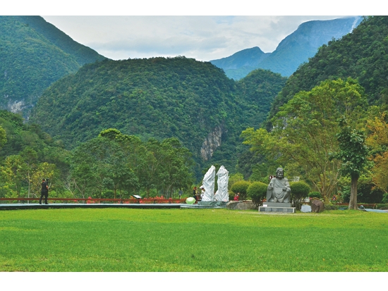 太魯閣臺地是國家公園經營管理的樞紐，也是遊客了解太魯閣生態的第一站／太管處 提供（林茂耀 攝）