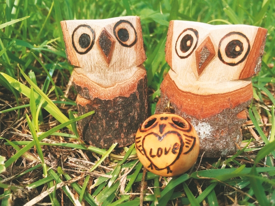   手工鷹哨成為深受民眾喜愛的紀念品