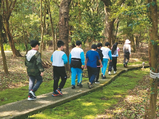 透過實際走訪，認識巡守步道沿途的自然生物與人文遺跡
