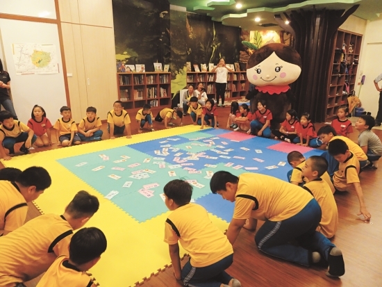 動物生存戰中，扮演動物的學員們必須努力爭取生存資源／雪管
處 提供