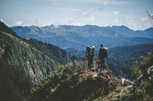 登山輕量化的目的不只是把背包變輕，更是對自身需求和期待的整理（鄭廣煇 攝）