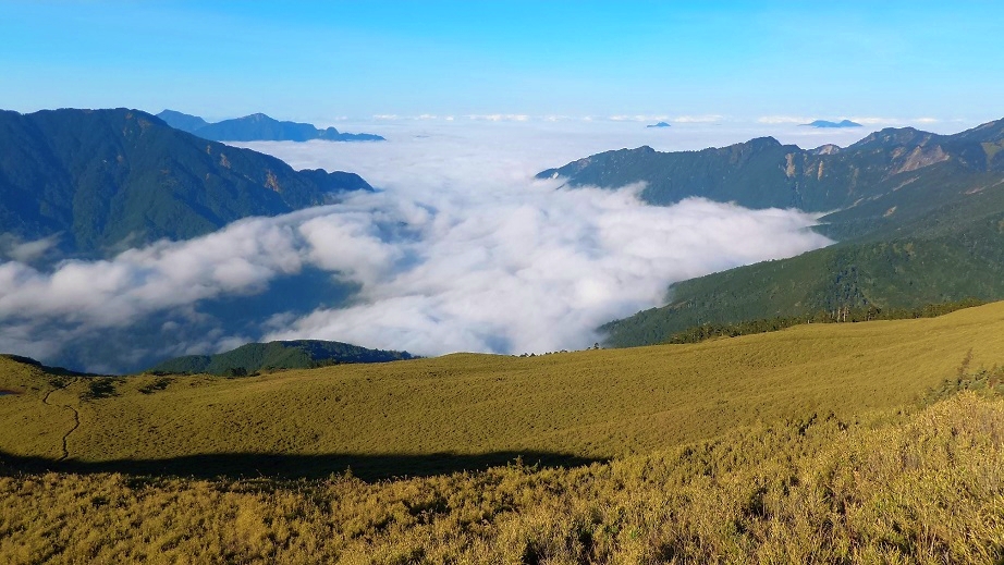 歷經11小時單攻合歡北峰+西鋒一路上美景相伴，累並幸福著，這輩子還會有下一次嗎?