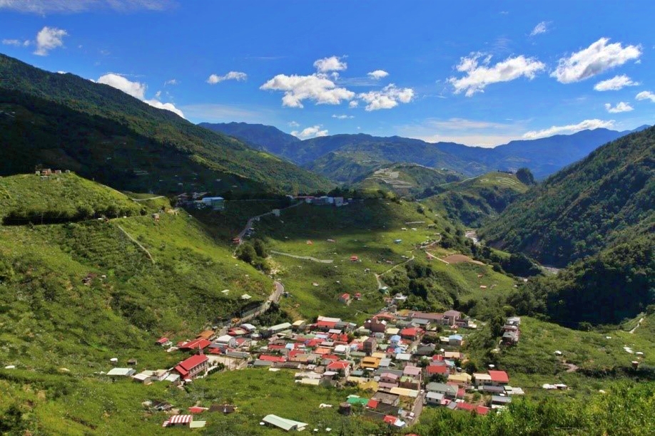 alt-高山群峰環落的雪山仙境 —環山部落-1