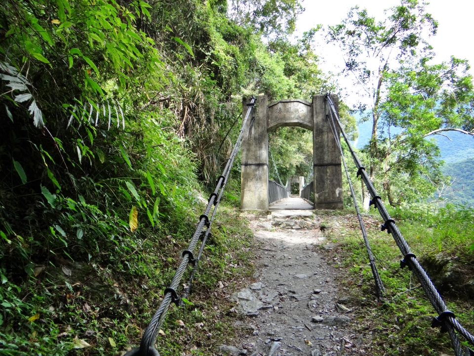 alt-慢步遊南安，悠哉看瀑布—山風二號吊橋-1