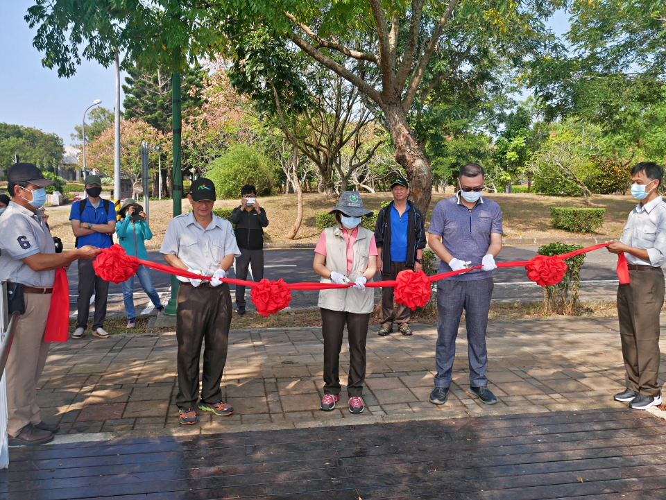臺中都會公園東側景觀臺剪綵儀式 (國家公園網站編輯小組提供)
