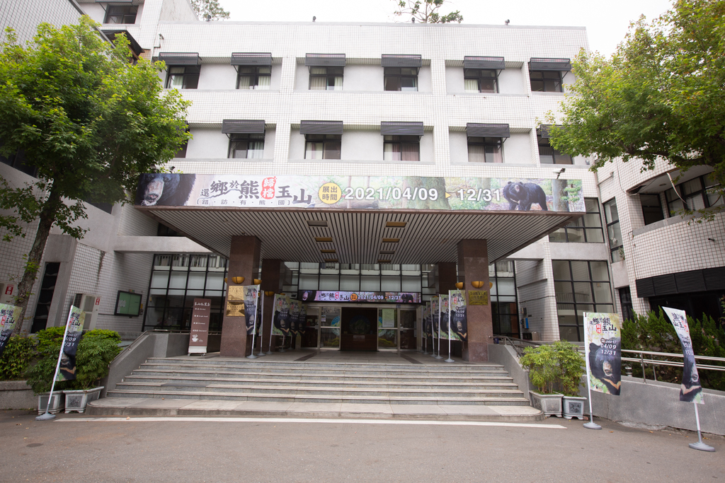 alt-用疼惜野生動物的心來認識黑熊：「還鄉於熊 歸檔玉山 踏訪有熊國」-3