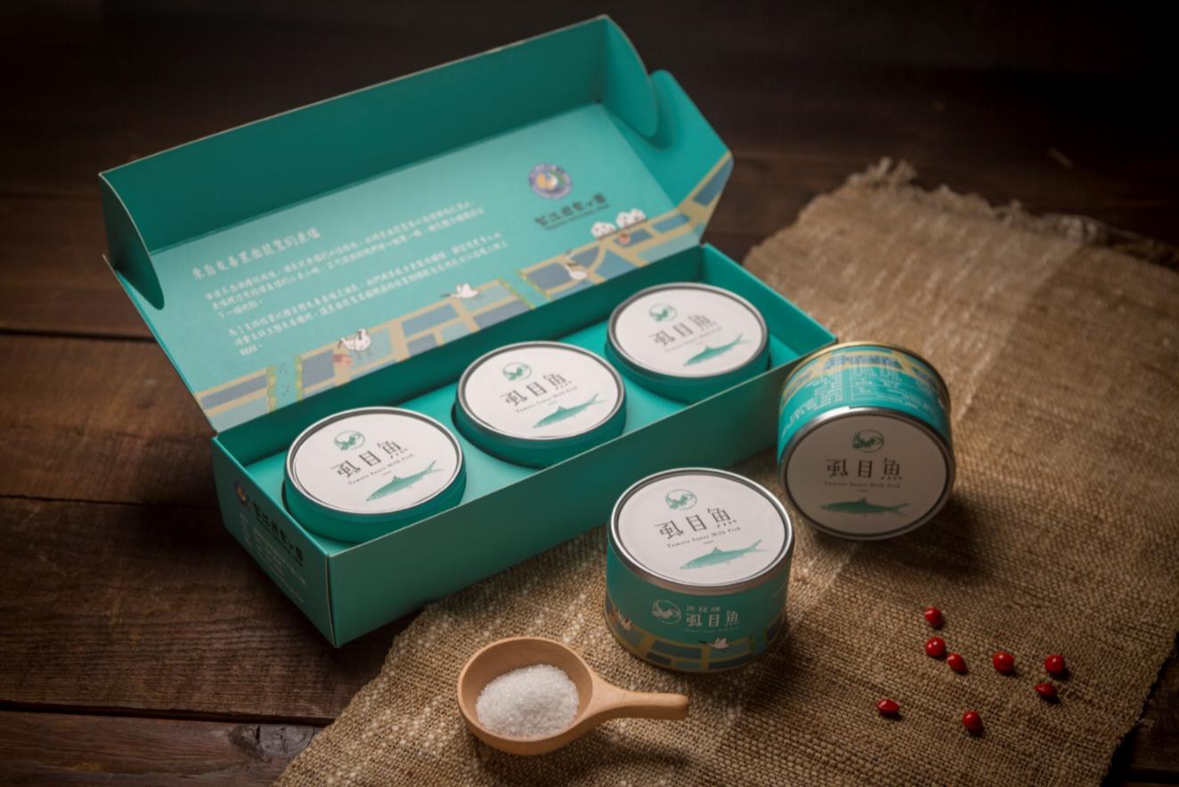 「黑琵牌」虱目魚罐頭第3代產品 
(台江國家公園管理處提供)
