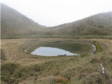 alt-探訪中央山脈最高的美麗湖泊—七彩湖-1