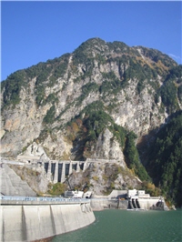 黑部水壩
