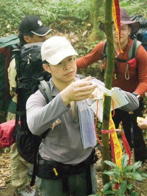 使用布條作路線引導