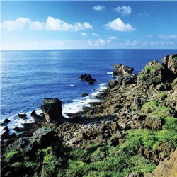 珊蝴礁海岸雄偉壯麗的地形景觀是無價的觀光資源/戴進元攝