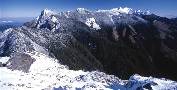 壯闊雄偉的雪山聖稜線/陳進發攝