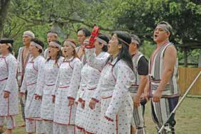 姬望團契的合唱歌聲嘹亮/古煥森攝