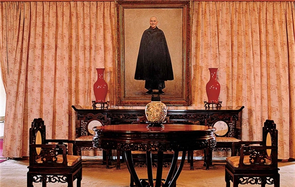 一樓正廳，偌大照片顯示主人家的風韻/陽明書屋提供