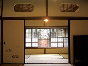 郭教授亦常為古老日式建築請命、修復。圖為黃金博物園區著名的四連棟/中治環境造型顧問是供