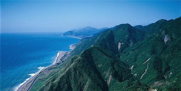 台灣擁有美麗的山川地景，要如何永續發展？國土復育是刻不容緩的百年大計/吳志學攝