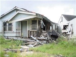 卡崔娜風災一年後的紐奧良市，許多房舍仍待重建／Lintour 攝