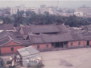 原址在今台北敦南商圈、遠企的附近的林安泰古厝舊貌/李乾朗提供
