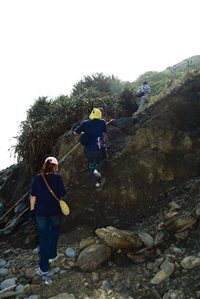 幾近垂直坡度，沒有適當的準備不可冒然前進/洪廣智攝