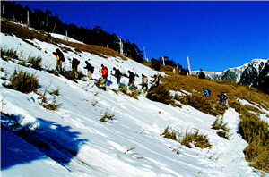 前往黑森林拍攝的劇組。幾分鐘的戲,卻可能要花了近百倍的時間/張燕伶攝
